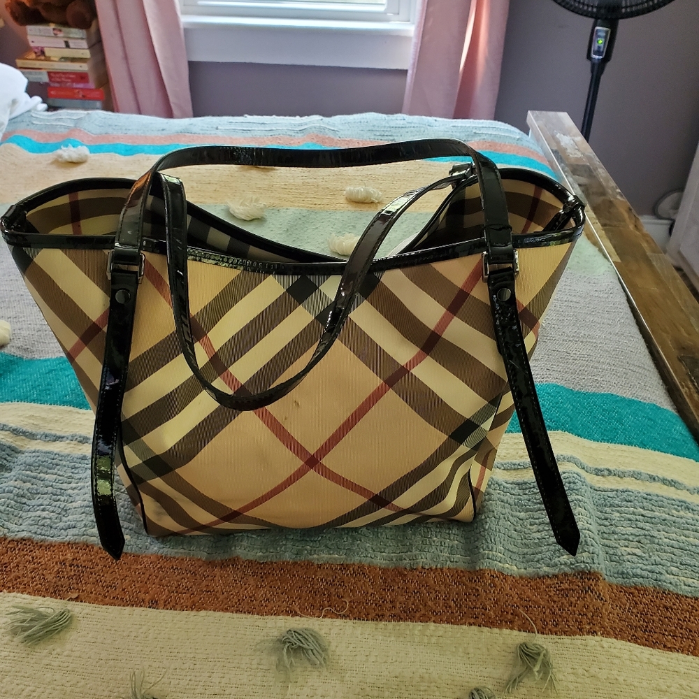 🎈🎈Burberry tote🎈🎈 - Picture 3 of 10